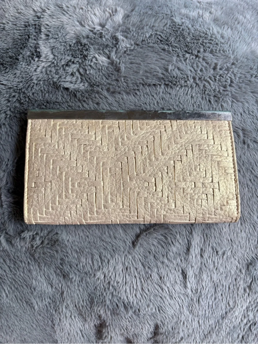 Metallic Gold Woven Clutch Wallet Silver Frame Kiss Lock Y2K